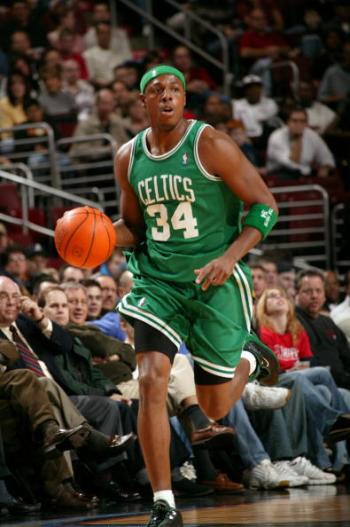 天壤之别！骑士上赛季前25场21胜4负，本赛季14胜11负（反差巨大：骑士上季前25战21胜4负，本季仅14胜11负）