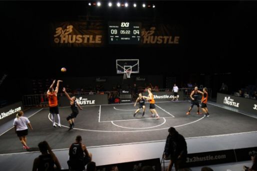 记者：斯卡洛尼将带着大力神杯参加世界杯抽签仪式（据记者报道，斯卡洛尼将携大力神杯出席世界杯抽签仪式）