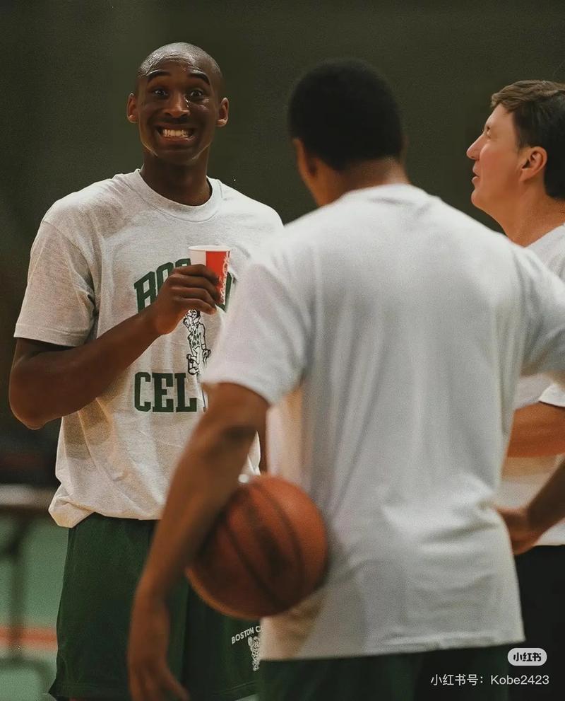 生涯最巅峰的一年？詹姆斯：2018年，当时我觉得自己无所不能（詹姆斯回顾巅峰：2018年，我曾感觉无所不能）