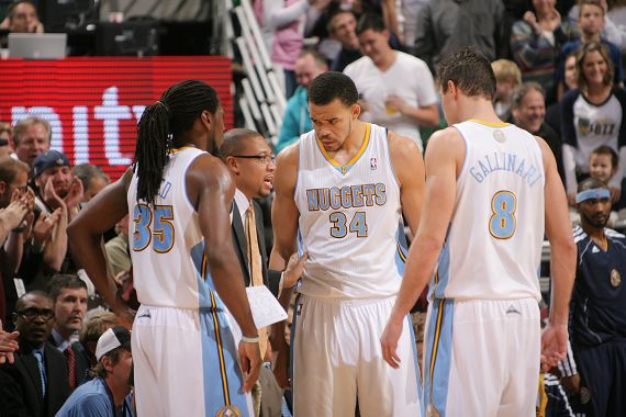 拉菲尼亚否认转会沙特传闻：不知道假新闻哪来的，真是无语（拉菲尼亚驳斥赴沙特传言：不知假消息从何而来，令人无语）