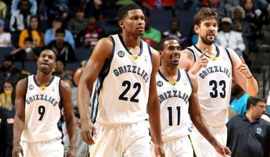 齐沃：在比赛的某个阶段全队都过度兴奋，缺乏清晰的思路（齐沃：比赛中一度全队情绪过于亢奋，思路不够清晰）