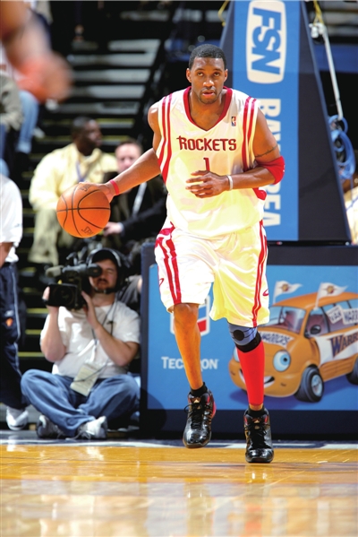 戏剧要来了吗？诺里斯超越角田时四轮出白线，被赛会记录（悬念升级？诺里斯四轮越白线超越角田，被赛会记录）